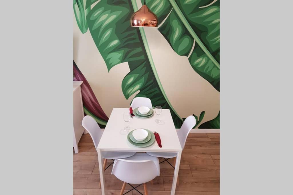 Cozy Modern Studio Green Apartment In Old Town Krasków Exterior foto
