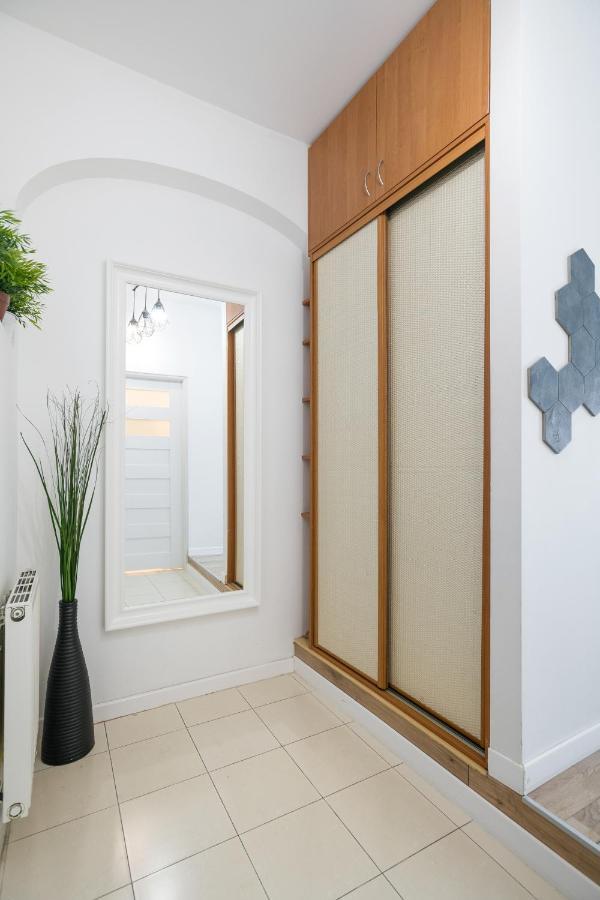 Cozy Modern Studio Green Apartment In Old Town Krasków Exterior foto